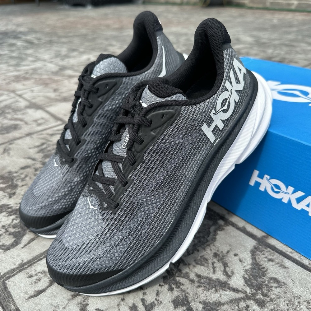 NEW Hoka Boys Size 7 M‎ Clifton 9 Running Shoes Walking Black White Sneaker